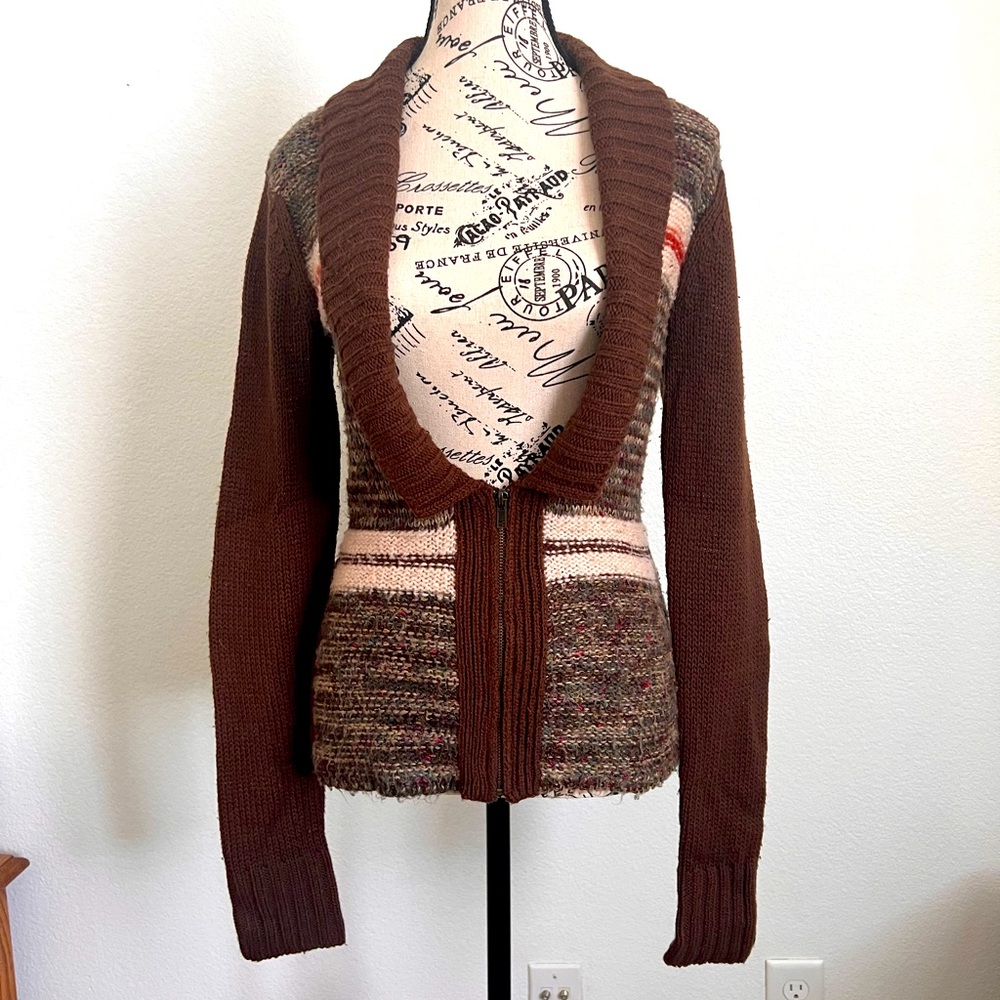 Buckle, long sleeve, cozy top! BKE